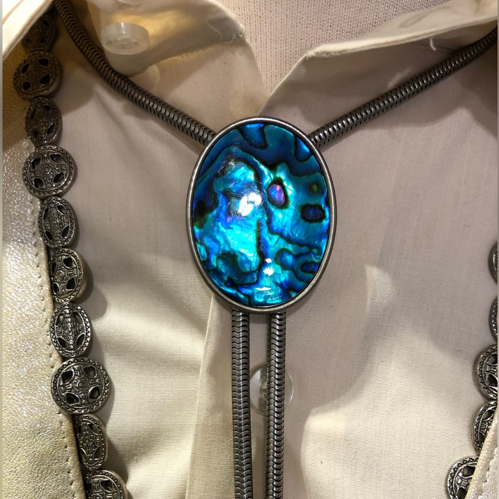 Bolo tie adjustable silver cord detailed unique western style